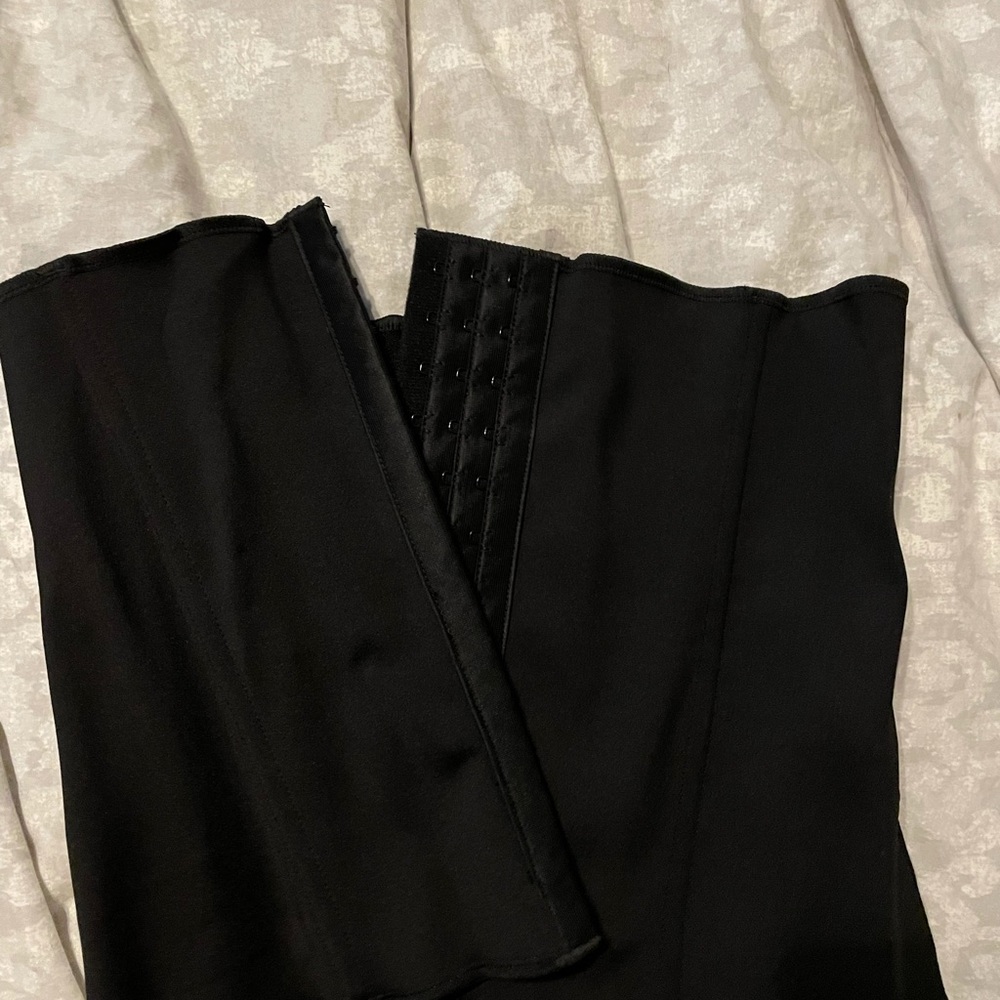 SKIMS WAIST TRAINER.  Brand new, never worn.